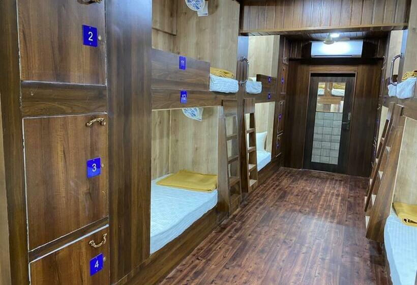 City Stay Ac Deluxe Hostel