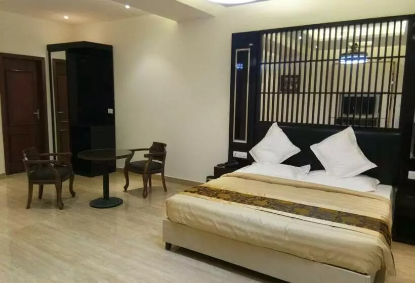 ホテル New Anand Palace