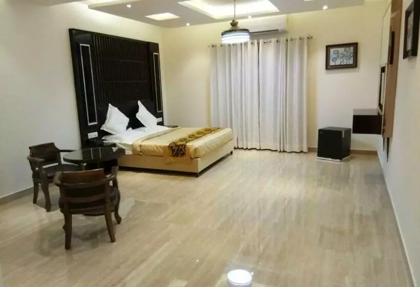 ホテル New Anand Palace