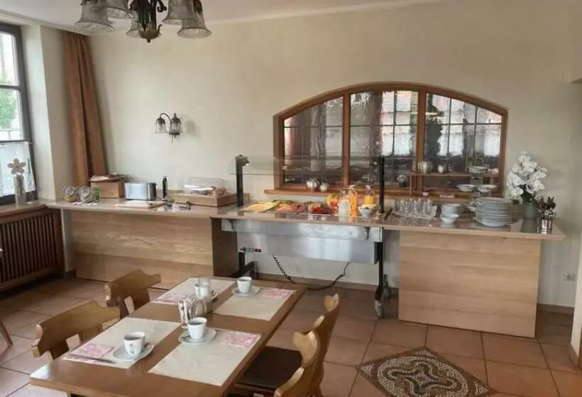 Hotelli Pension Klosterhof