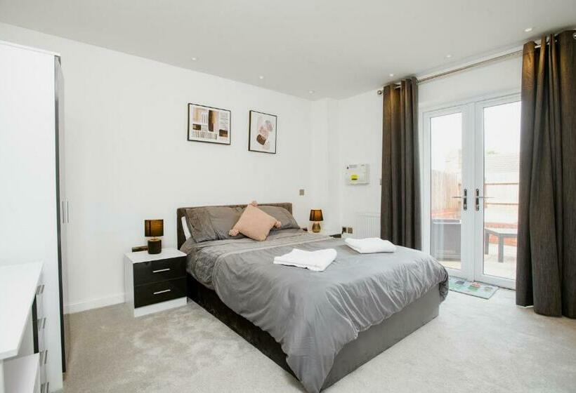 پانسیون Number Six On The Hill