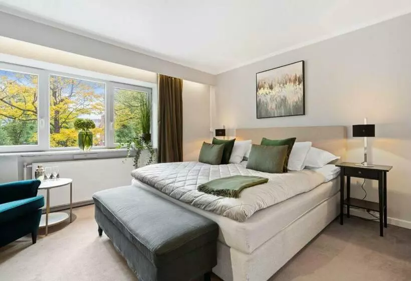 Victoria Apartment