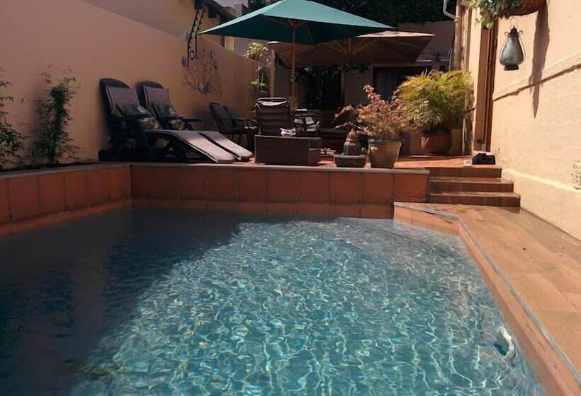 צימר Bougain Villas