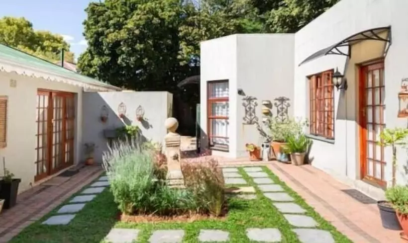 ベッドアンドブレックファースト Bougain Villas