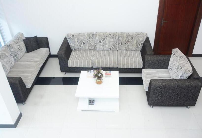 Concey Transit Hotel Airport View