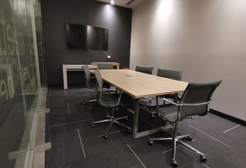 Hotel Ramada Encore By Wyndham Guadalajara Aeropuerto