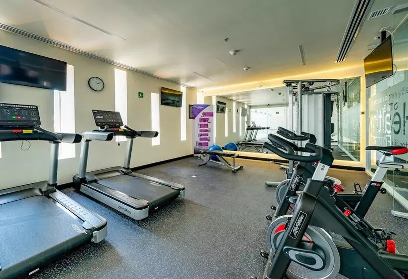 Hotelli Ramada Encore By Wyndham Guadalajara Aeropuerto