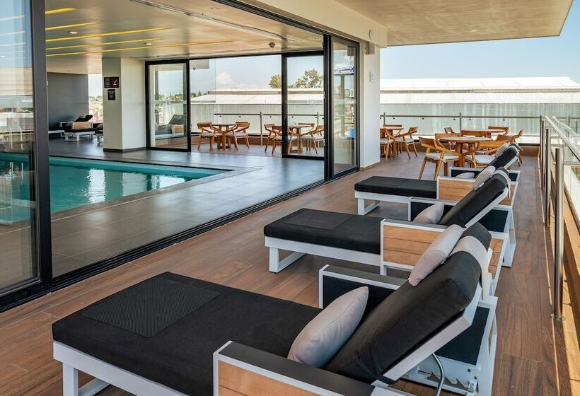 Hotel Ramada Encore By Wyndham Guadalajara Aeropuerto