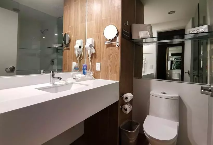 Hotelli Ramada Encore By Wyndham Guadalajara Aeropuerto