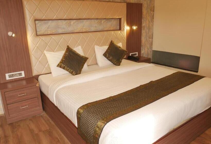 בית מלון כפרי The Triumph