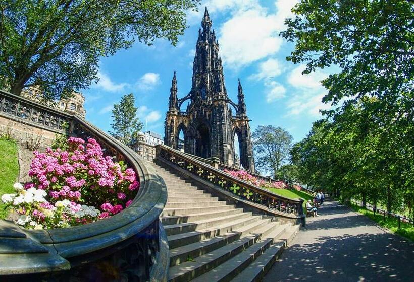 הוסטל Comfortable Ground Floor Double Room