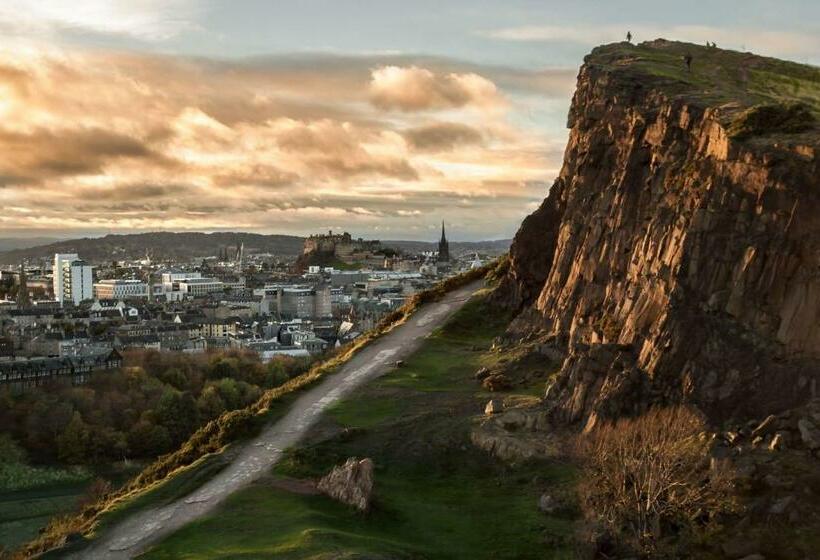 הוסטל Comfortable Ground Floor Double Room