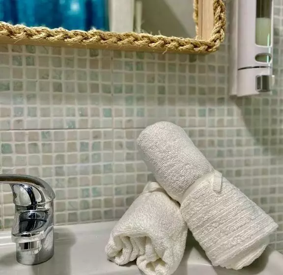 تختخواب و صبحانه Blu Airport Room Fiumicino