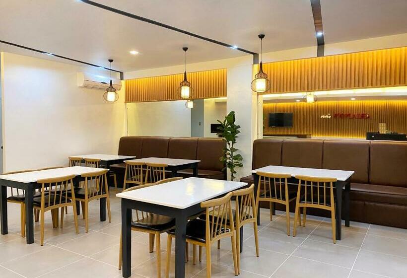 فندق Arianos Inn