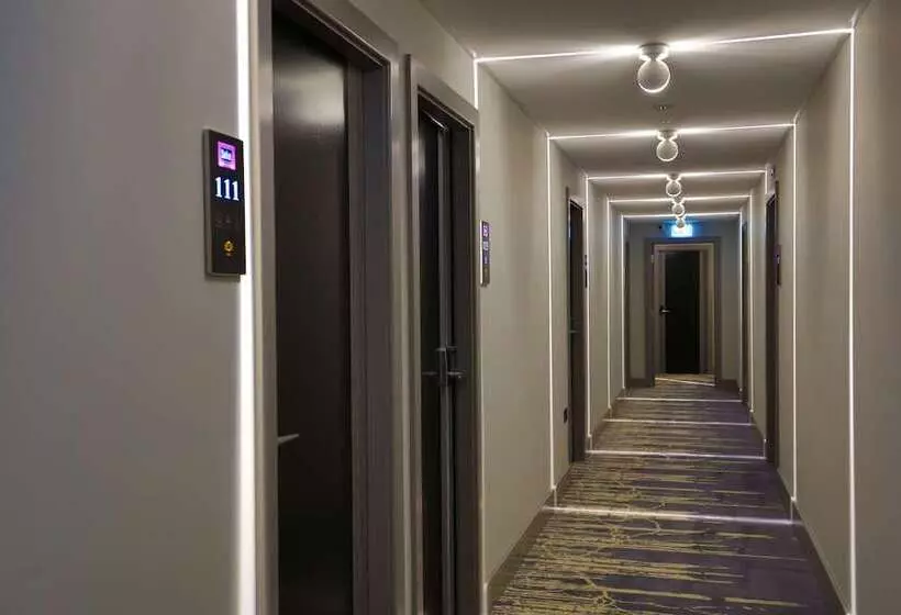 Sadie Best Western Hotel At Luton