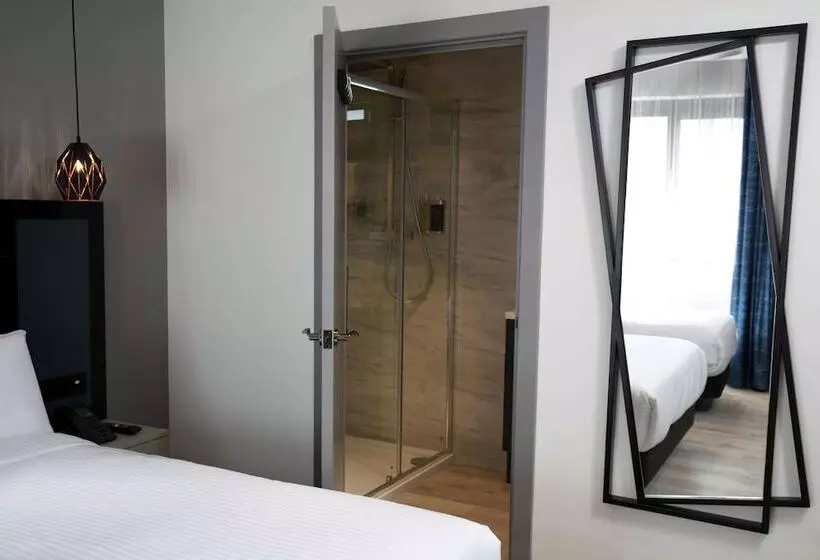 Sadie Best Western Hotel At Luton