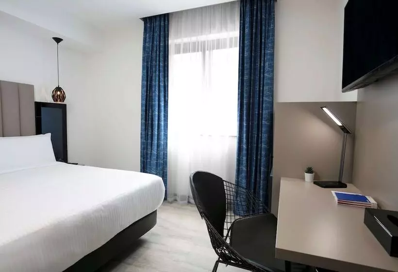 Sadie Best Western Hotel At Luton