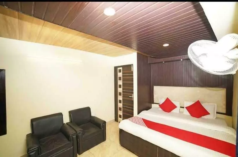 ホテル Spot On 90580 Sai Astha Guest House