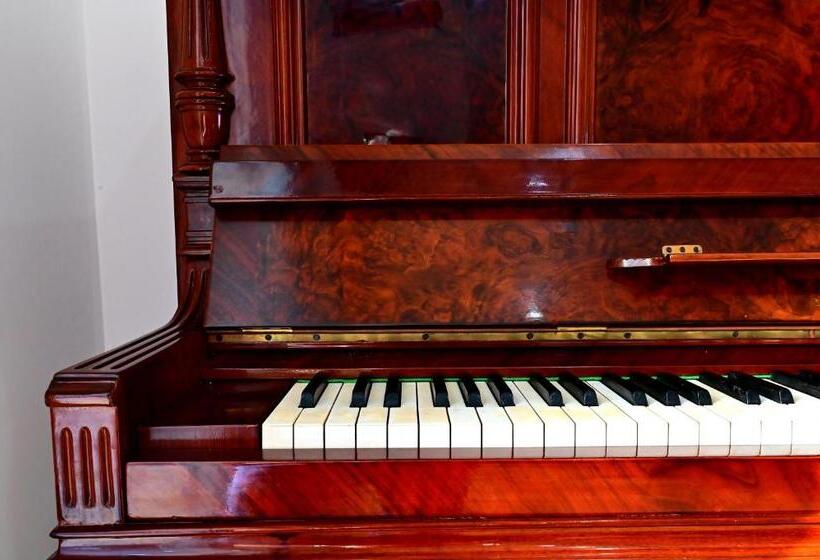 بنسيون Kore Suites&apartments