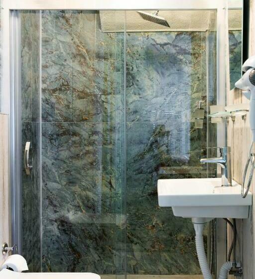 פנסיון Rain Rooms And Food