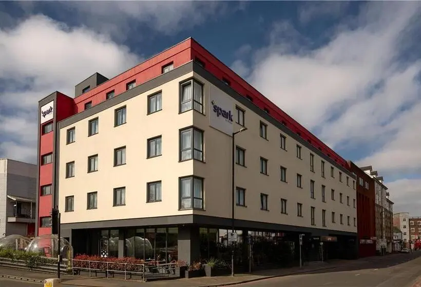 Sadie Best Western Hotel At Luton