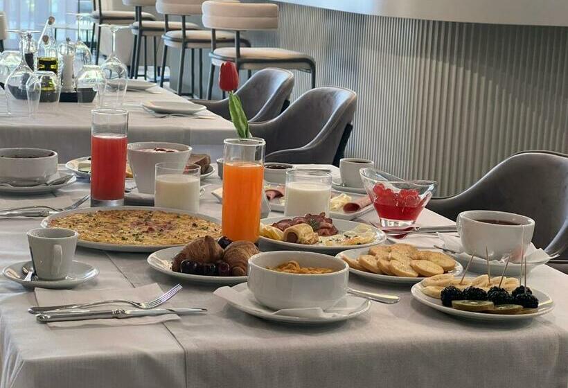 هتل Rozafa Palace