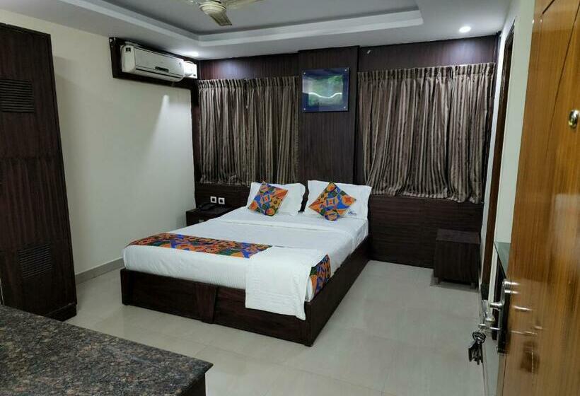 Westernsuites Hotel / Spa