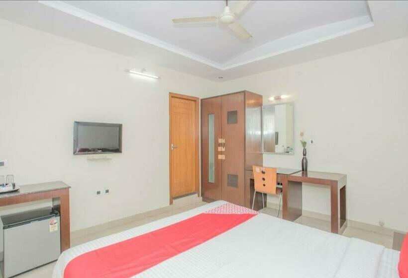 Westernsuites Hotel / Spa