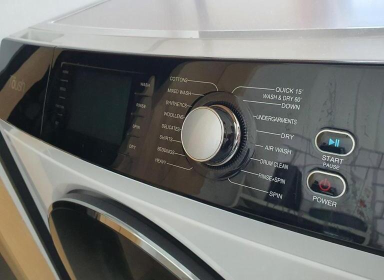 Kuantan Imperium Seaview Cityview By Avenzee