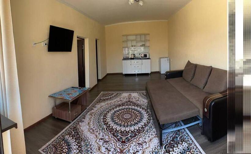 پانسیون Guest House Janel