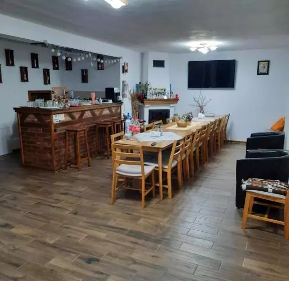 ペンション Izvorul Maleii