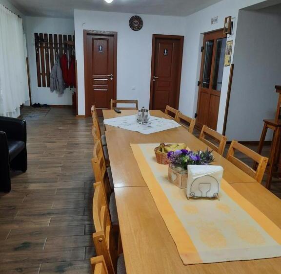 Пансион Izvorul Maleii