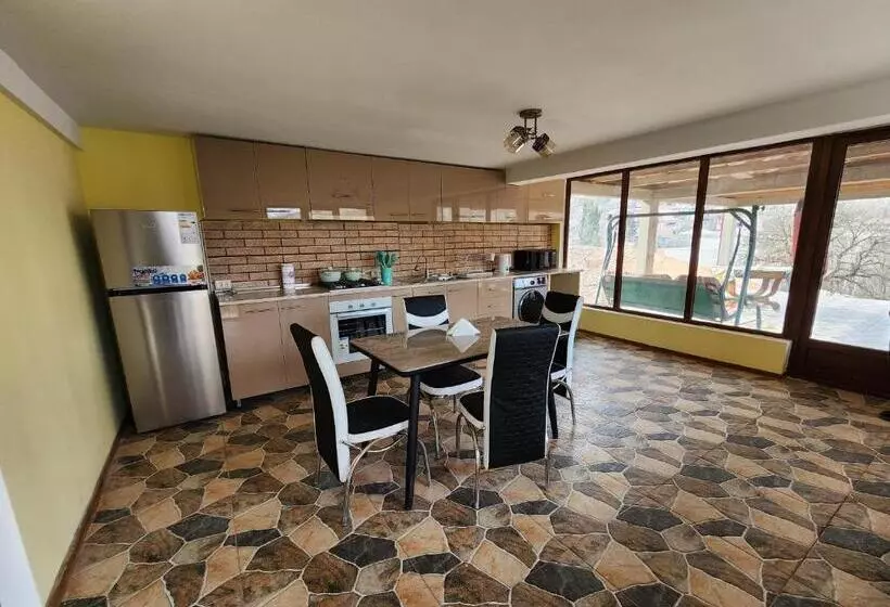 پانسیون Lilia Guesthouse