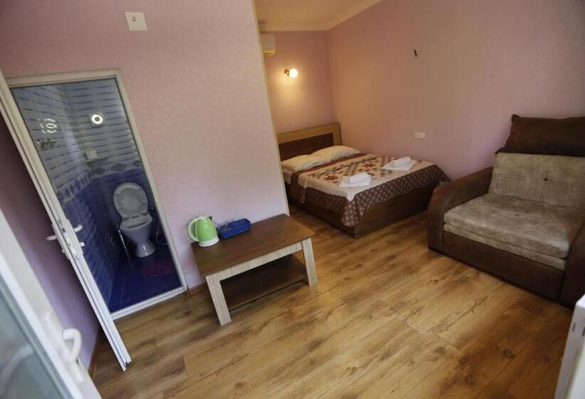 پانسیون Lilia Guesthouse