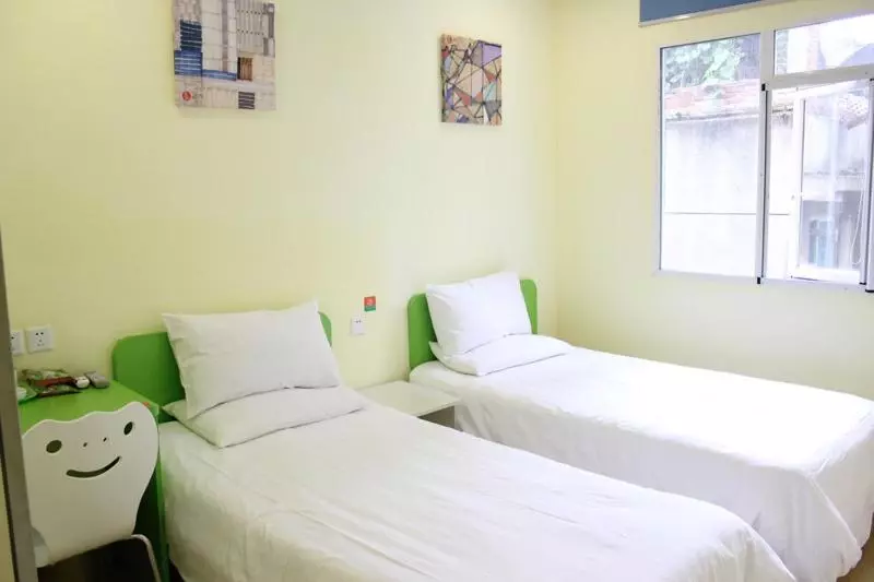 Отель Hi Inn Xiamen Train Station