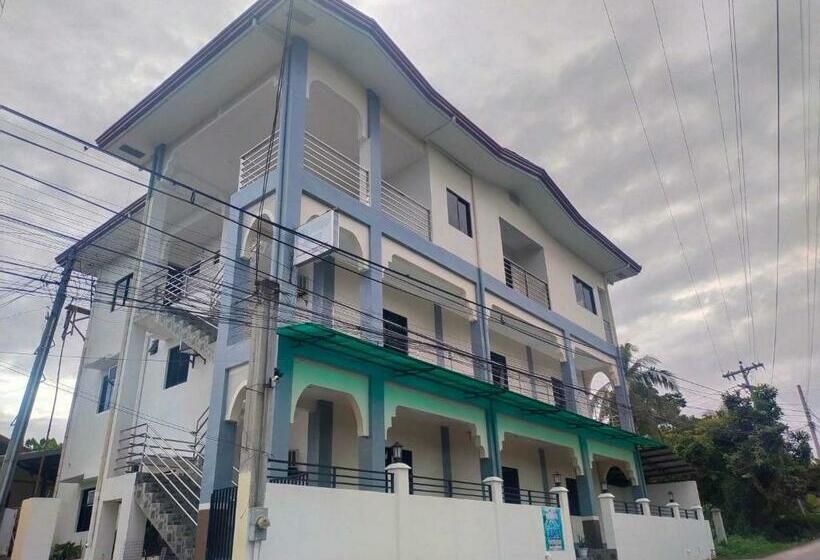 Hostel Junie Pension House