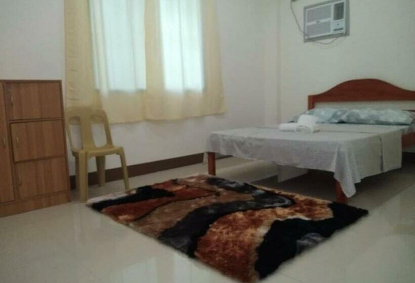 Hostel Junie Pension House