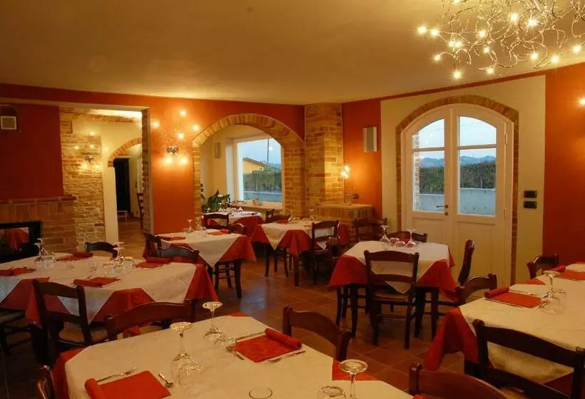 Hotelli Agriturismo Cinque Camini