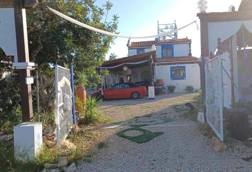 هتل Art Villa Claudia