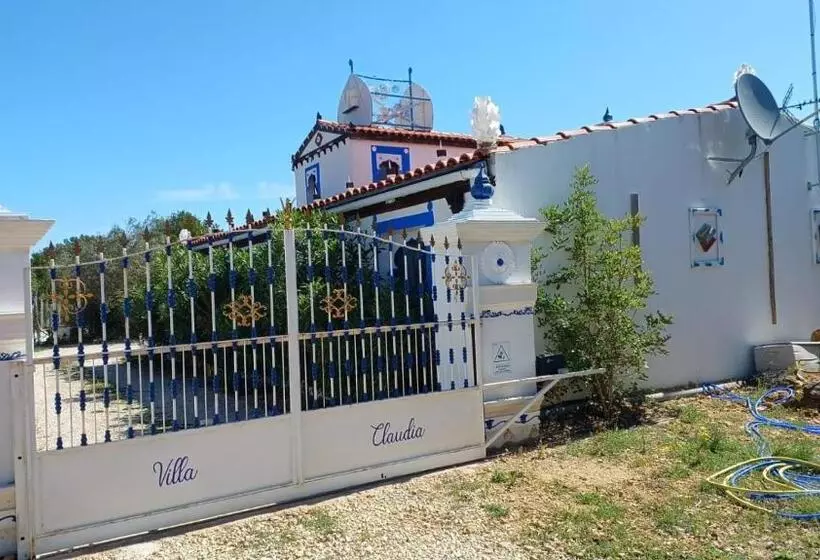 ホテル Art Villa Claudia