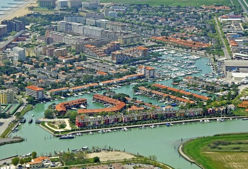 Nice Apartment Next To The Sea