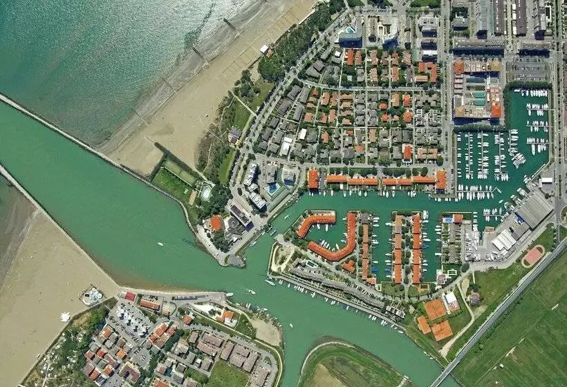 Nice Apartment Next To The Sea