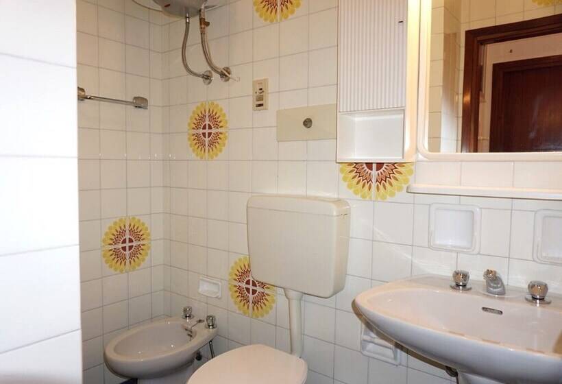 Nice Apartment Next To The Sea