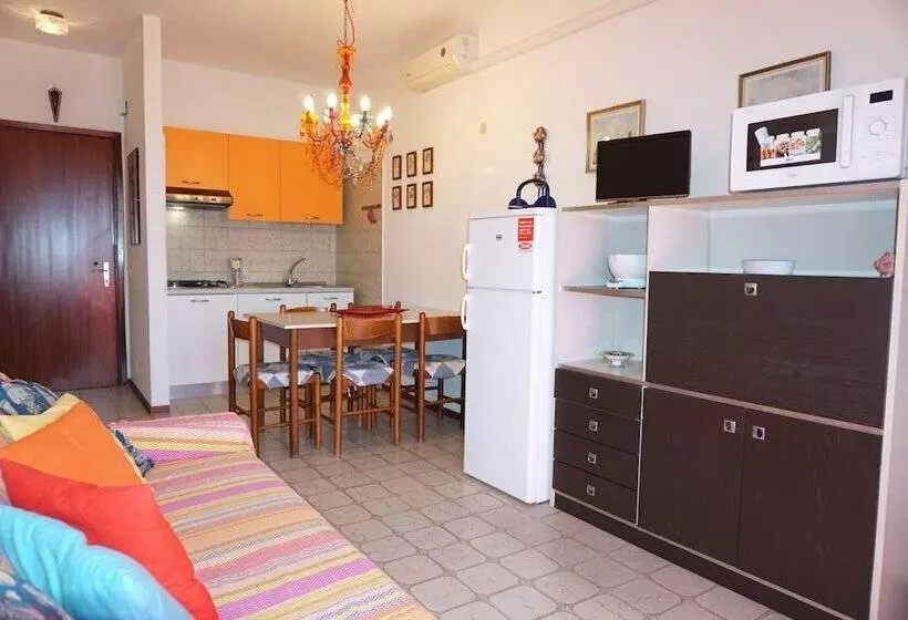 Nice Apartment Next To The Sea