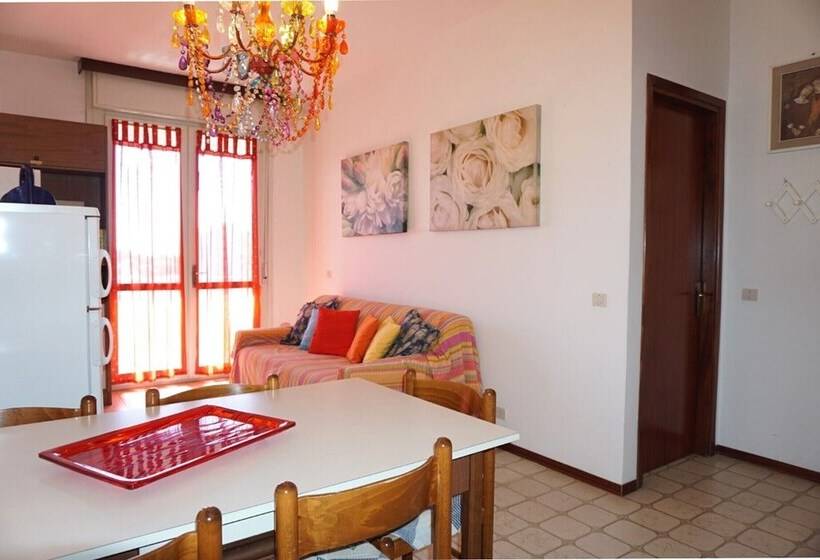 Nice Apartment Next To The Sea