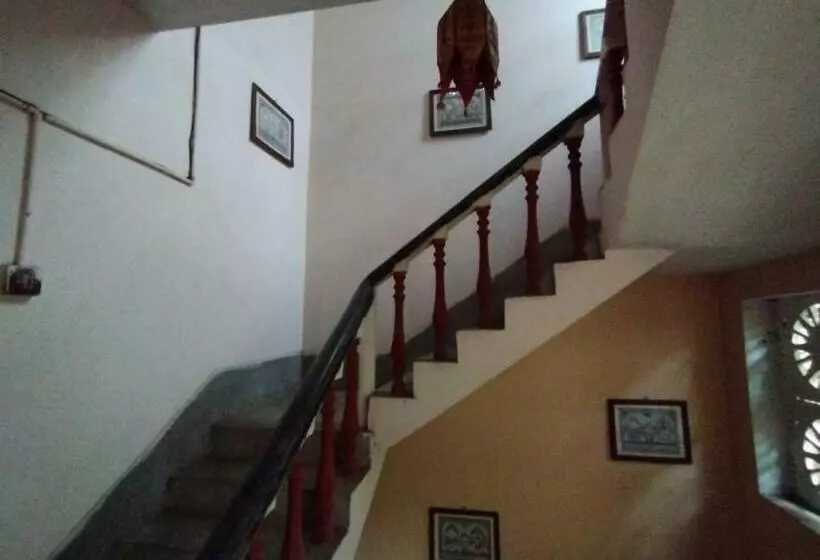 ペンション Divine View   Ac Room For 2 Pax   Swarna Bhavan