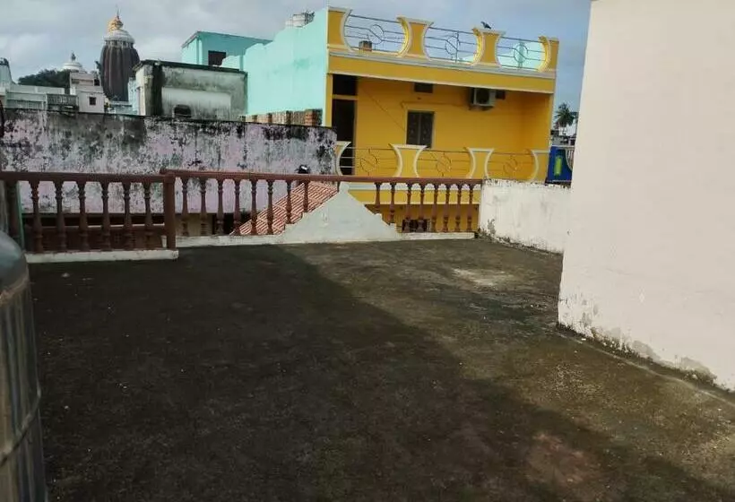 ペンション Divine View   Ac Room For 2 Pax   Swarna Bhavan