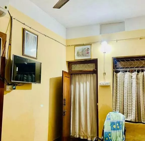 ペンション Divine View   Ac Room For 2 Pax   Swarna Bhavan