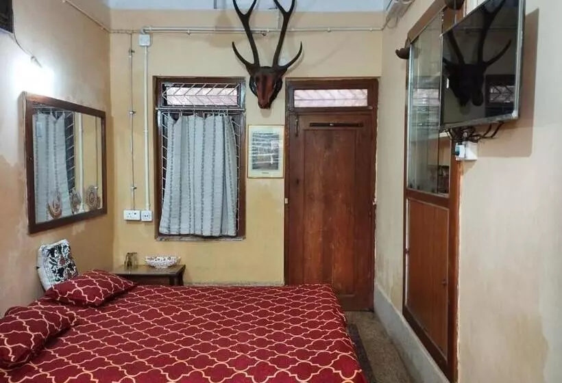 ペンション Divine View   Ac Room For 2 Pax   Swarna Bhavan