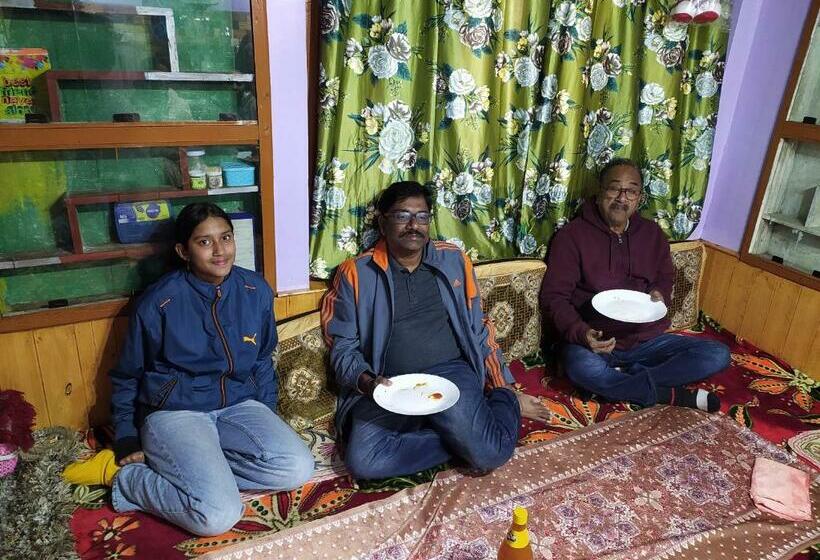 펜션 Mir Guest House